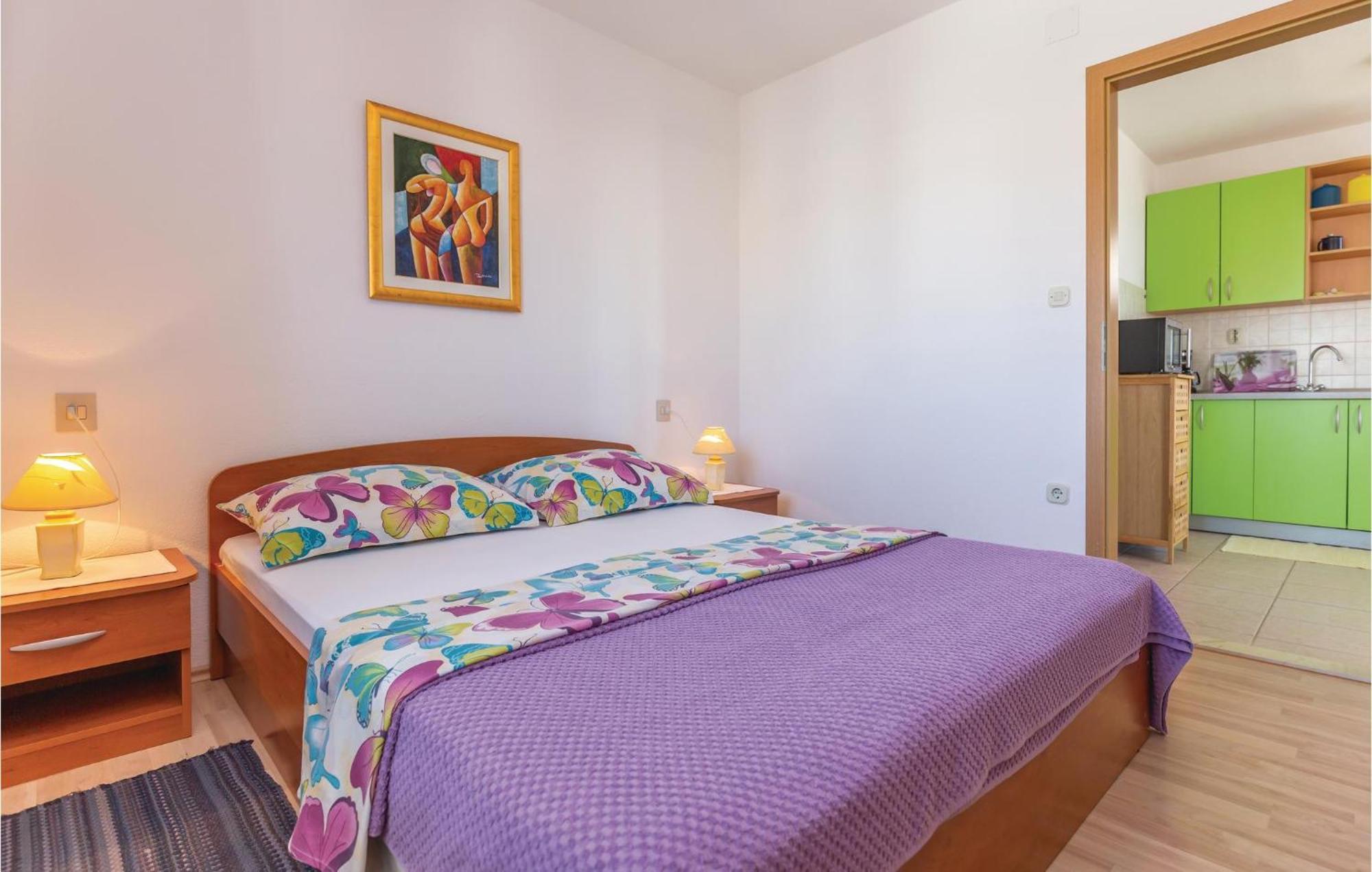 2 Bedroom Beautiful In *